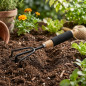 Cultivateur de jardin manuel trois pointes, manche en bois