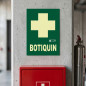 Panneau PVC « Trousse de premiers secours » 21 x 29,7 cm | Signalétique fluorescente | Homologué AENOR Panneau PVC « Trousse de premiers secours » 21 x 29,7 cm | Signalétique fluorescente | Homologué AENOR