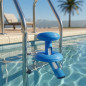 Termômetro flutuante para piscina, design cilíndrico, escala em Celsius e Fahrenheit, com cordão para fixação na escada Termômetro flutuante para piscina, design cilíndrico, escala em Celsius e Fahrenheit, com cordão para fixação na escada