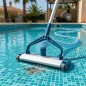 Poolreiniger aus Aluminium, Befestigung mit Flügelmutter Poolreiniger aus Aluminium, Befestigung mit Flügelmutter