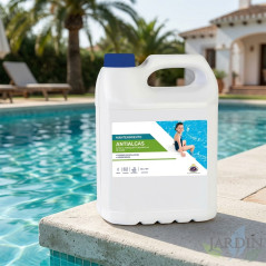 High quality swimming pool algae. 