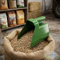 Plastic feed shovel with 1.3 Kg capacity Plastic feed shovel with 1.3 Kg capacity