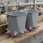 Set di 2 Secchio da 8 litri per agnelli e vitelli con 5 tettarelle. Alimentazione efficiente per agnelli e vitelli Set di 2 Secchio da 8 litri per agnelli e vitelli con 5 tettarelle. Alimentazione efficiente per agnelli e vitelli