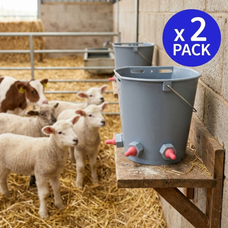8 liter bucket for lambs and calves with 3 teats.