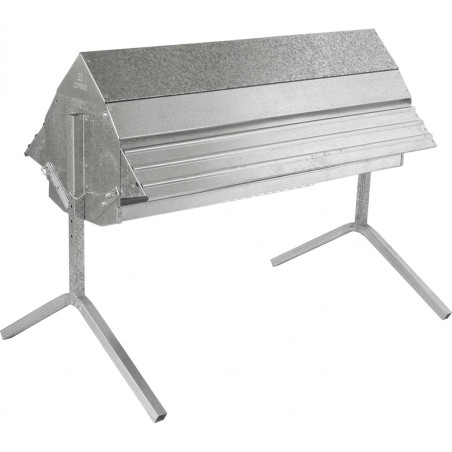 Lamb feeder 108 x 80 cm.
