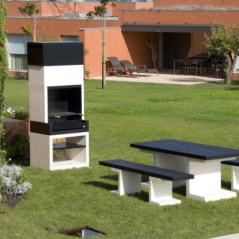 Barbecue da incasso Kitaway 84x63x223 cm con griglia 68,5x42 cm | Barbecue in cemento bianco e grigio con cassetto