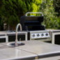 Barbecue encastrable Broilking 98 x 63 x 119 cm | Barbecue de jardin en béton et acier | 4 brûleurs