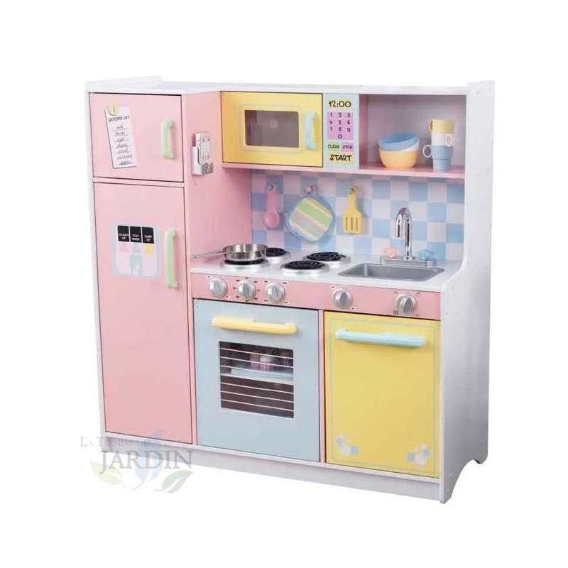 Cocina grande de madera. Color pastel