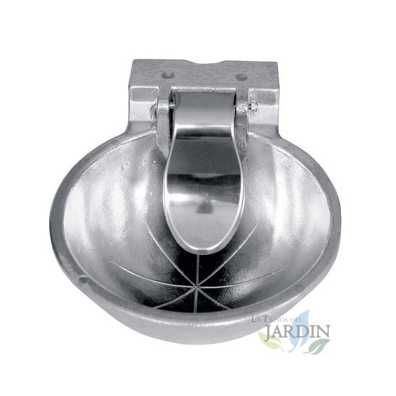 Cow pusher waterer 8 liters 23 x 28 x 14 cm