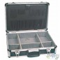 Estojo durável de alumínio e PVC 46x33x15 cm, ideal para transportar ferramentas com segurança. Estojo durável de alumínio e PVC 46x33x15 cm, ideal para transportar ferramentas com segurança.